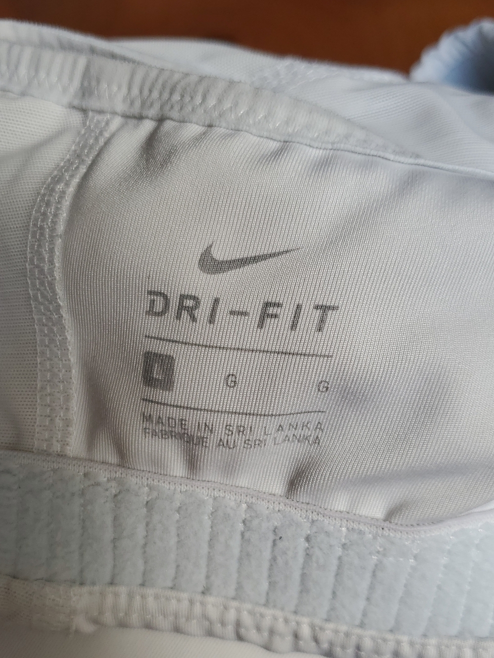 Nike Women’s Front-Zip Sports Bras - Picture 10 of 10